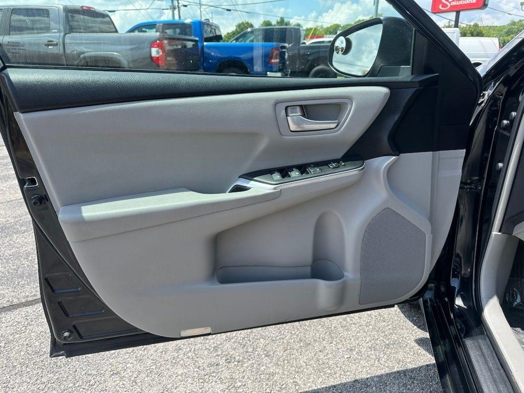 Toyota Camry Hybrid 4dr Sdn XLE (Natl) 2016