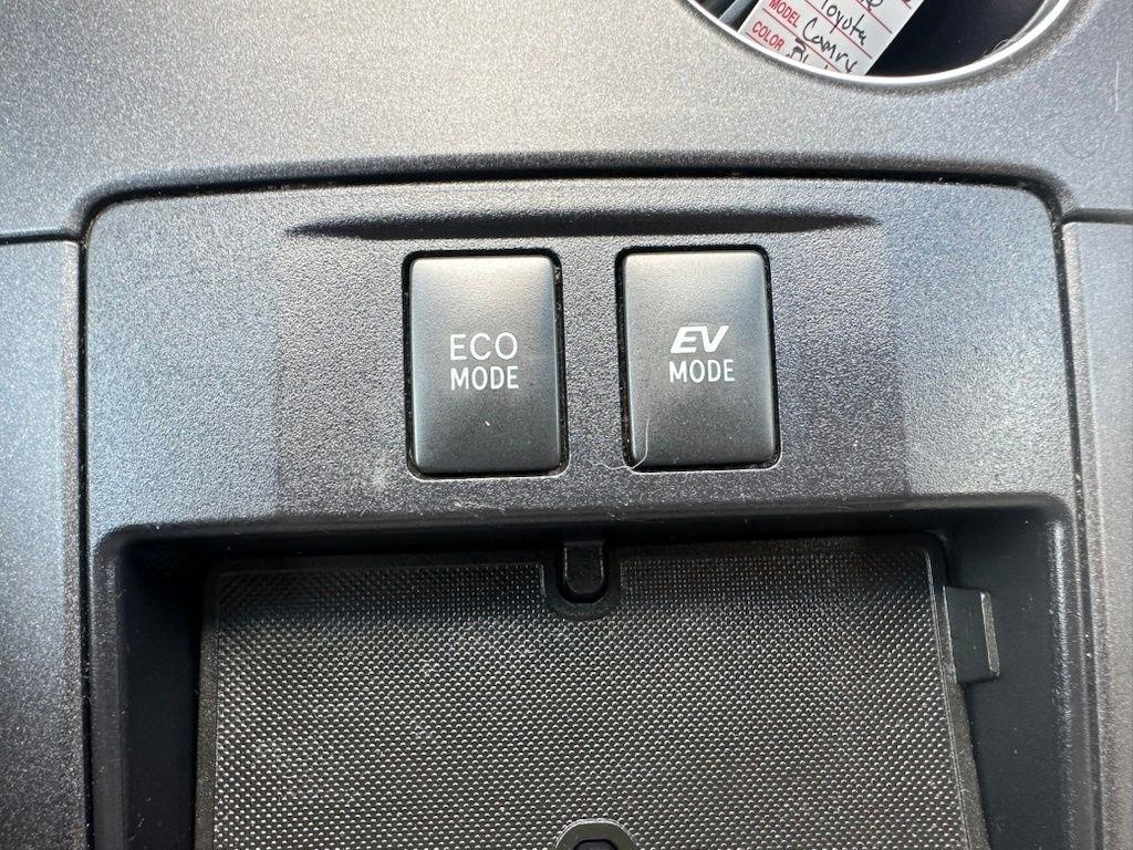 Toyota Camry Hybrid 4dr Sdn XLE (Natl) 2016