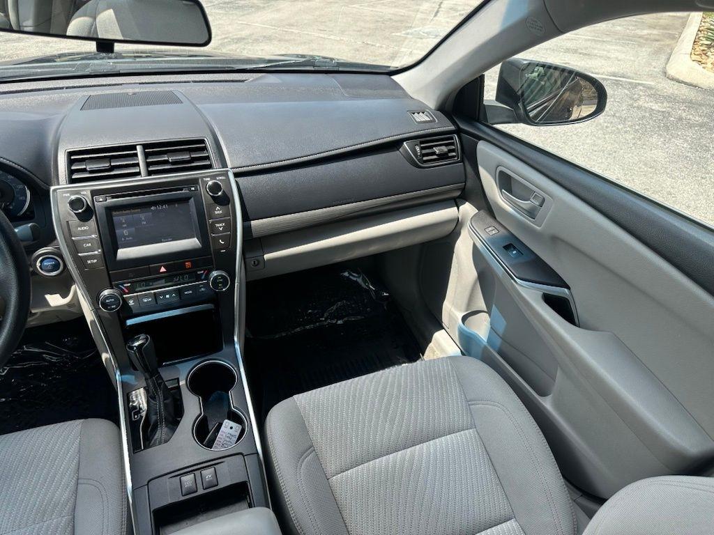 Toyota Camry Hybrid 4dr Sdn XLE (Natl) 2016