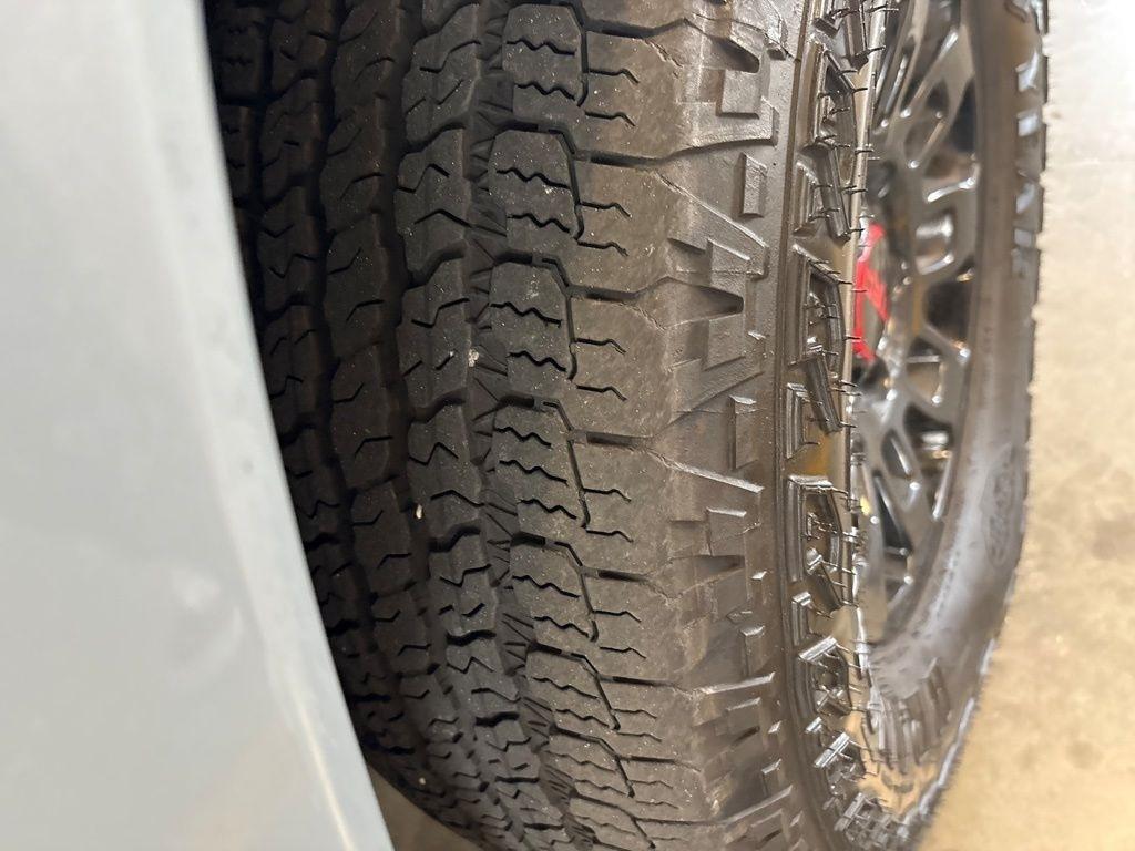 Toyota Tacoma 4WD TRD Off Road Double Cab 5' Bed V6 MT (Natl) 2021