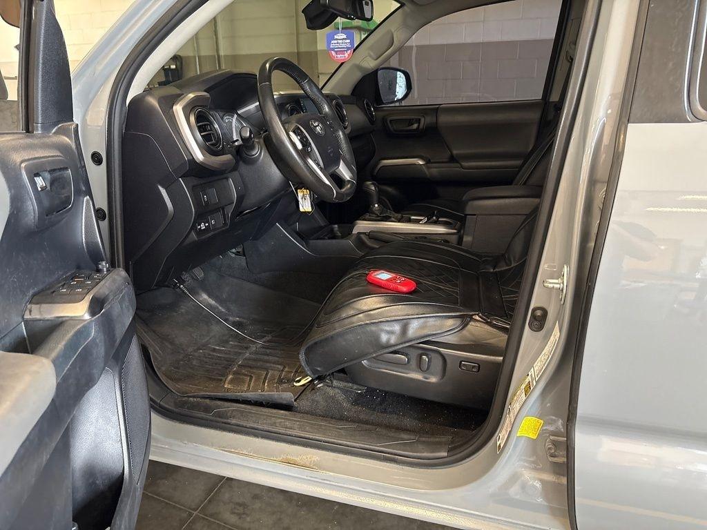 Toyota Tacoma 4WD TRD Off Road Double Cab 5' Bed V6 MT (Natl) 2021