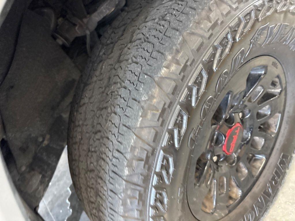 Toyota Tacoma 4WD TRD Off Road Double Cab 5' Bed V6 MT (Natl) 2021