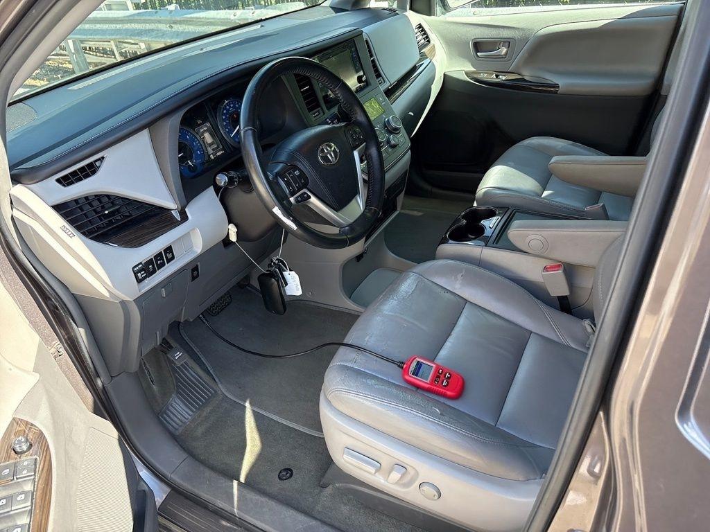 Toyota Sienna 5dr 8-Pass Van XLE Premium FWD (Natl) 2015
