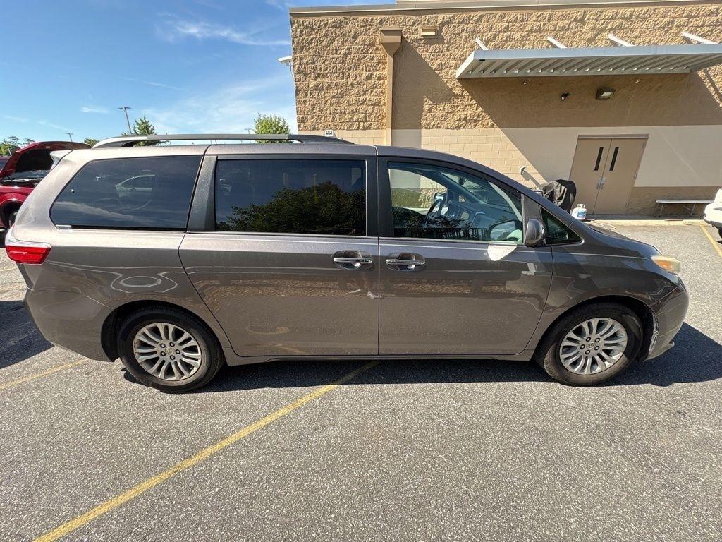 Toyota Sienna 5dr 8-Pass Van XLE Premium FWD (Natl) 2015