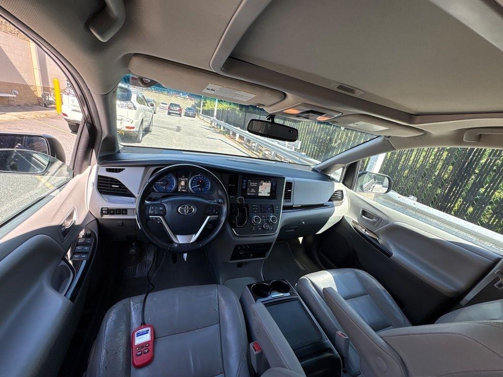 Toyota Sienna 5dr 8-Pass Van XLE Premium FWD (Natl) 2015