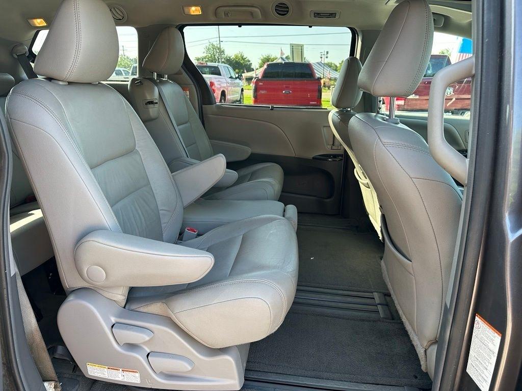 Toyota Sienna 5dr 8-Pass Van XLE Premium FWD (Natl) 2015