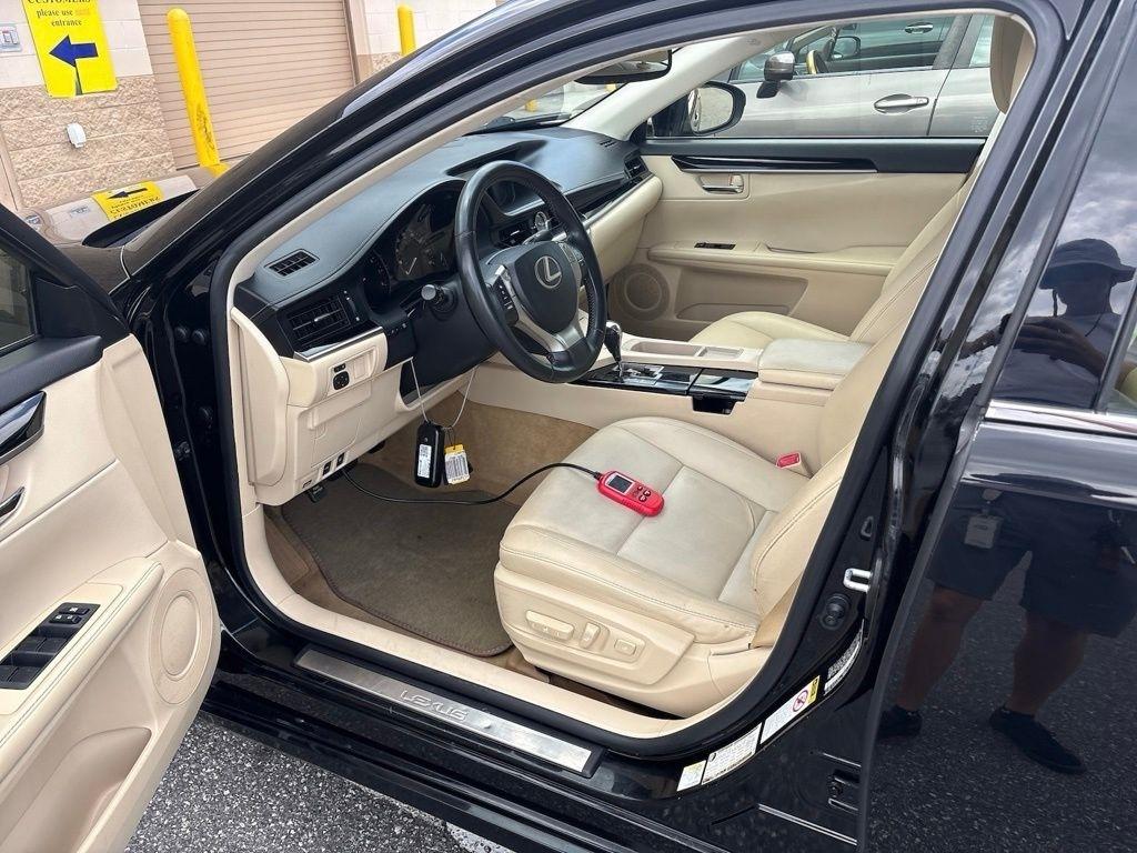 Lexus ES 350 4dr Sdn 2014