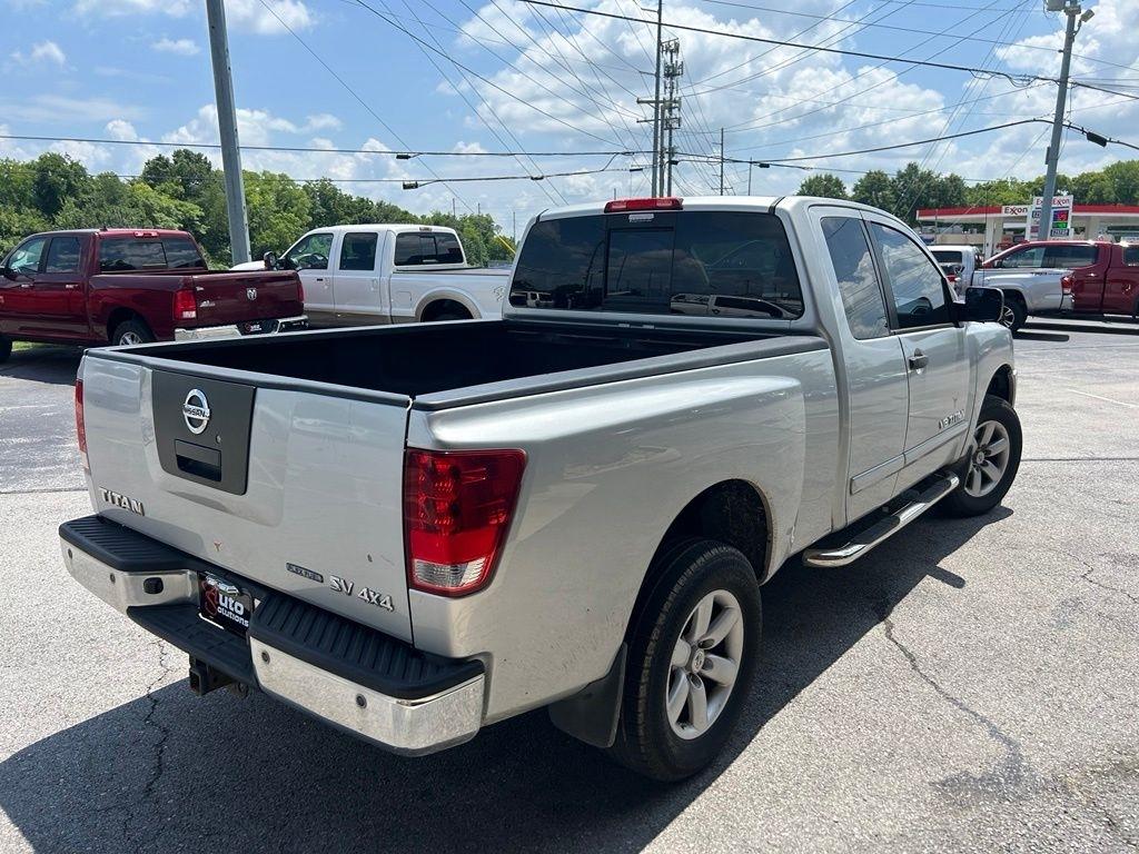Nissan Titan 4WD King Cab SWB SV 2011