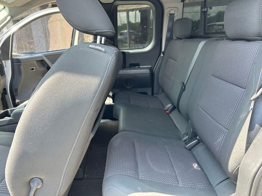 Nissan Titan 4WD King Cab SWB SV 2011