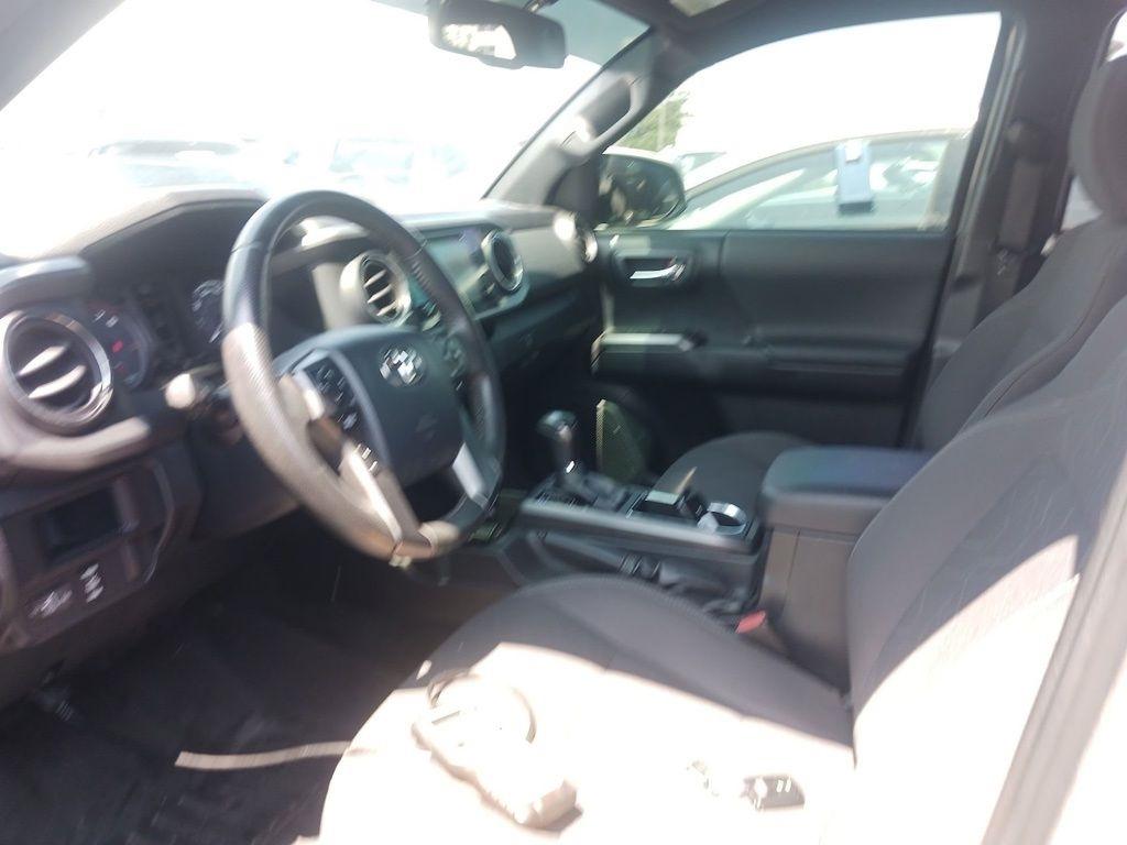 Toyota Tacoma 4WD Double Cab V6 MT TRD Off Road (Natl) 2016
