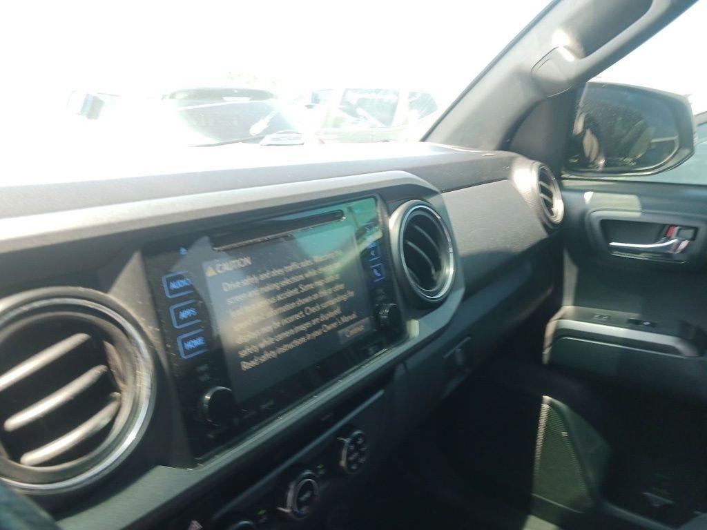 Toyota Tacoma 4WD Double Cab V6 MT TRD Off Road (Natl) 2016