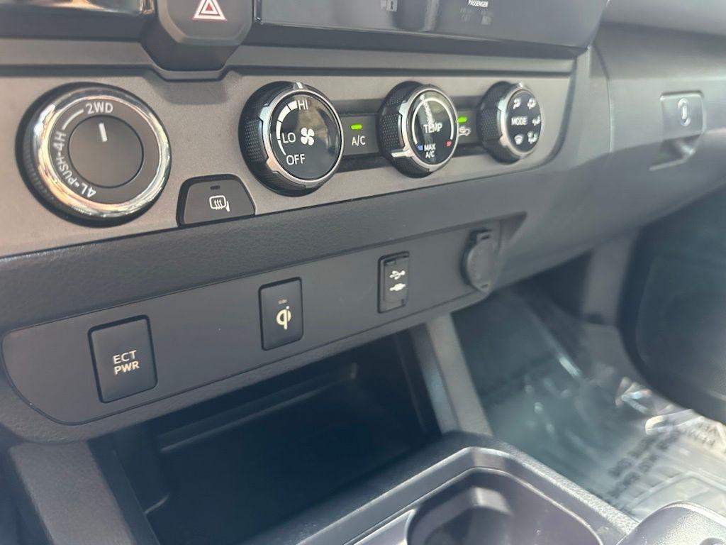 Toyota Tacoma 4WD Double Cab V6 MT TRD Off Road (Natl) 2016