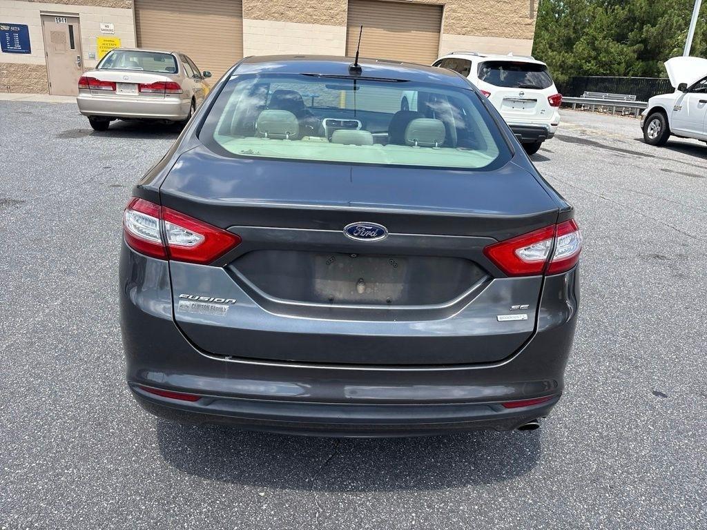 Ford Fusion 4dr Sdn SE FWD 2015