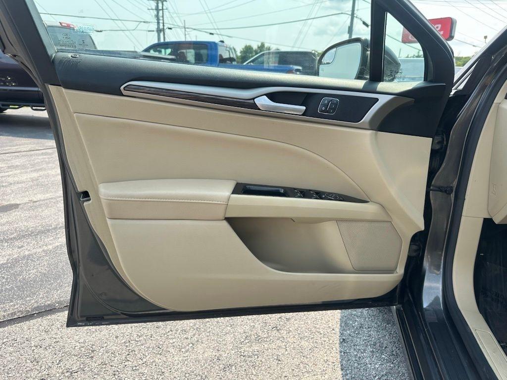 Ford Fusion 4dr Sdn SE FWD 2015