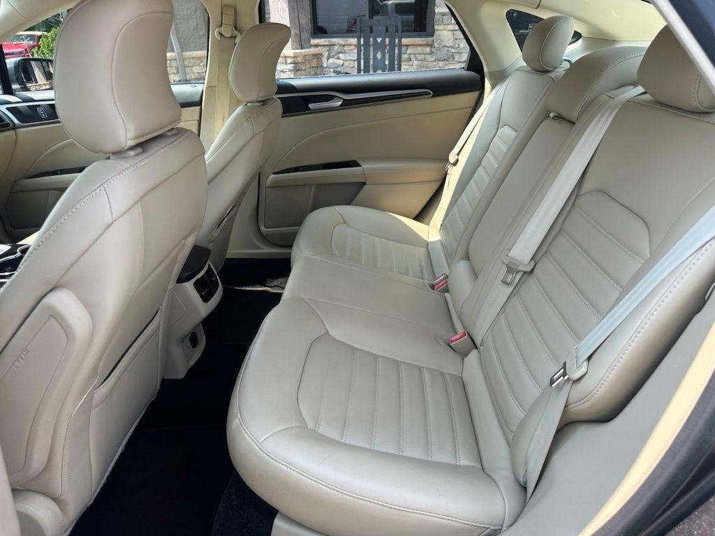 Ford Fusion 4dr Sdn SE FWD 2015