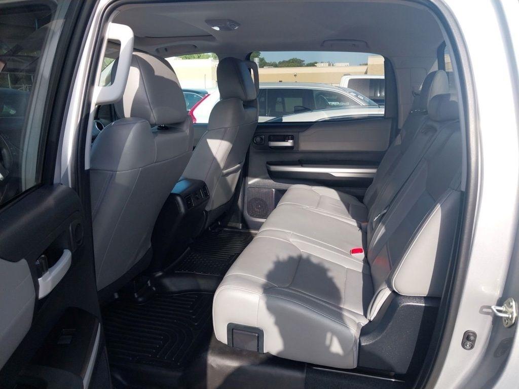 Toyota Tundra 2WD Truck CrewMax 5.7L FFV V8 6-Spd AT LTD (Natl) 2016