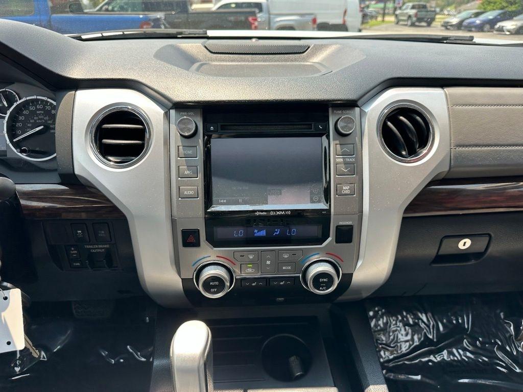 Toyota Tundra Limited Crew Max 2016