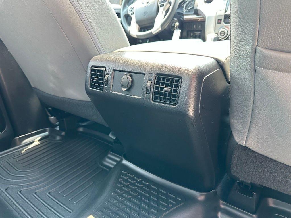 Toyota Tundra Limited Crew Max 2016