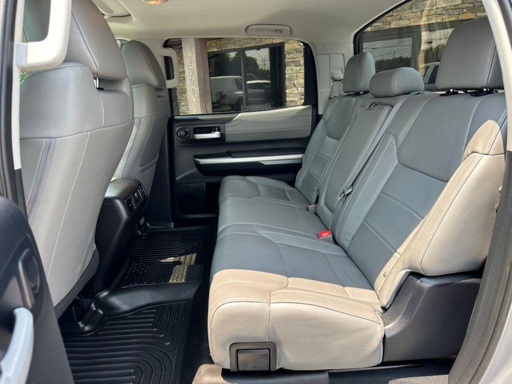 Toyota Tundra Limited Crew Max 2016