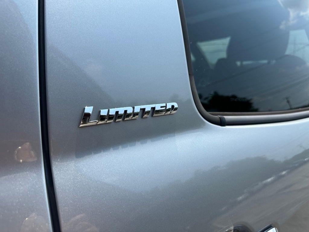 Toyota Tundra Limited Crew Max 2016
