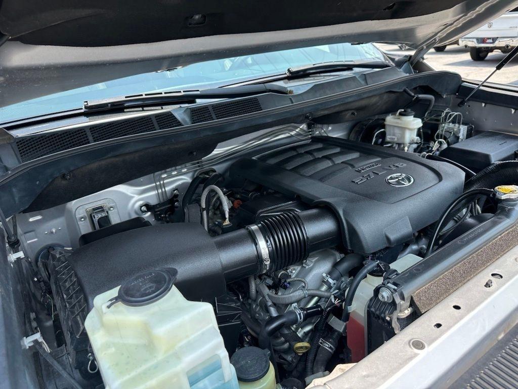 Toyota Tundra Limited Crew Max 2016