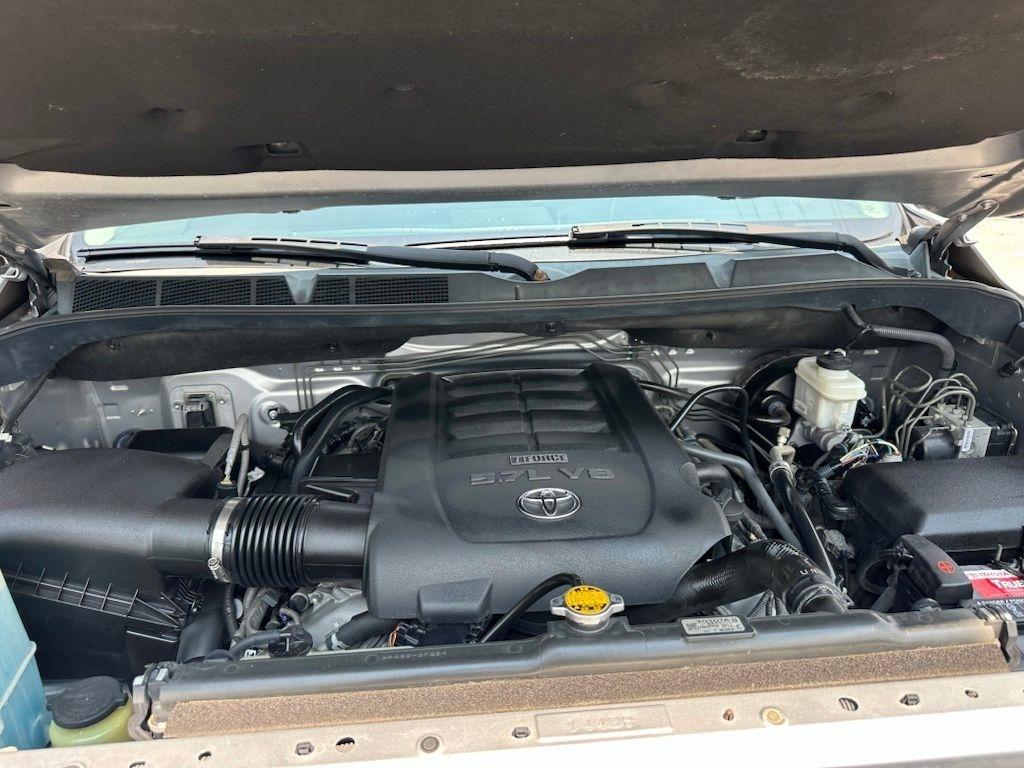 Toyota Tundra Limited Crew Max 2016