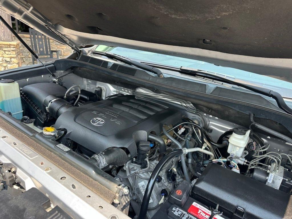 Toyota Tundra Limited Crew Max 2016