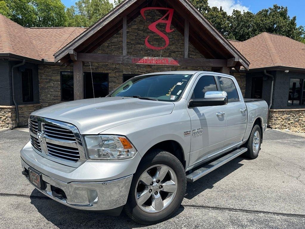 RAM 1500 4WD Crew Cab 140.5" Big Horn 2017