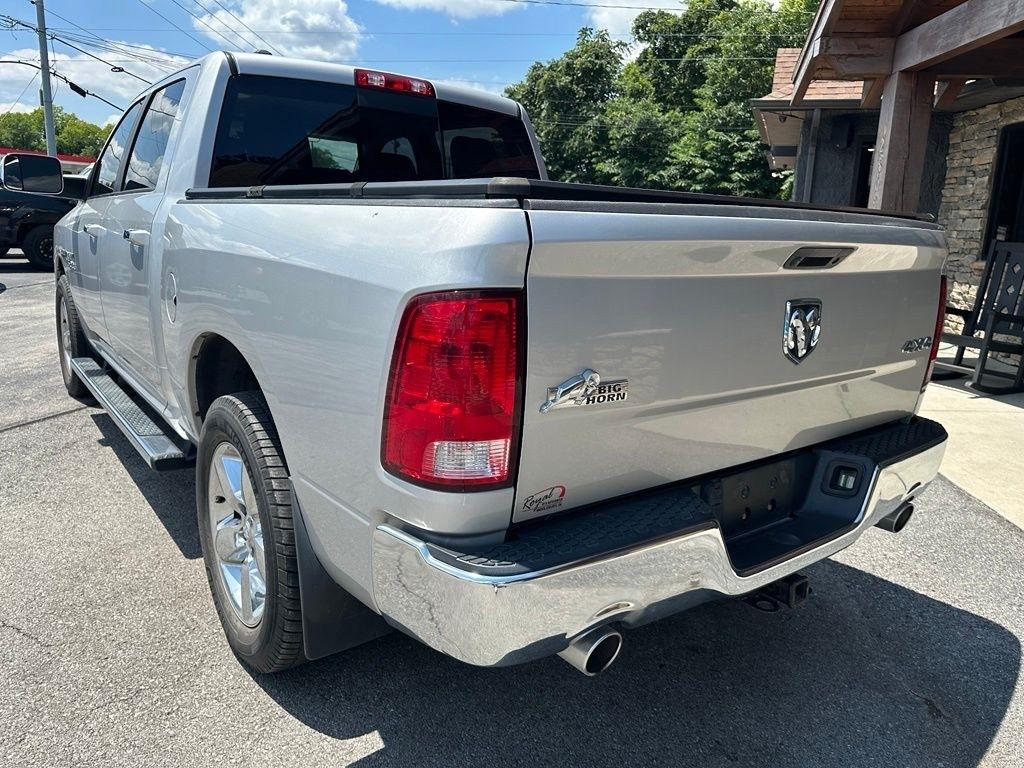 RAM 1500 4WD Crew Cab 140.5" Big Horn 2017