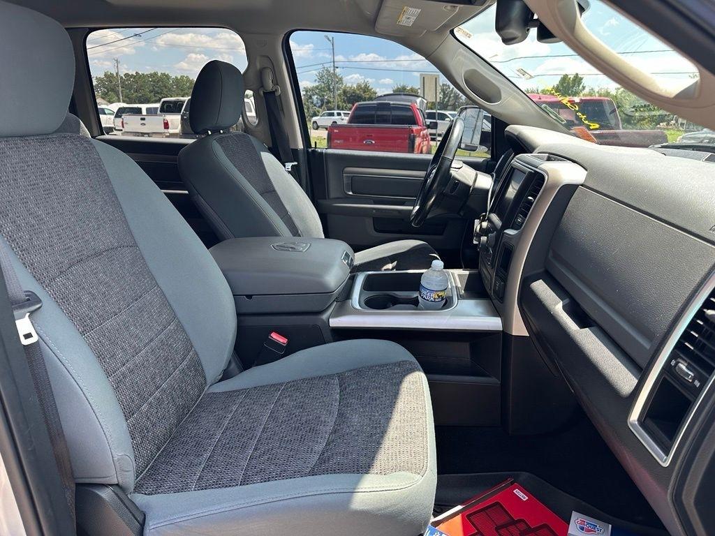 RAM 1500 4WD Crew Cab 140.5" Big Horn 2017