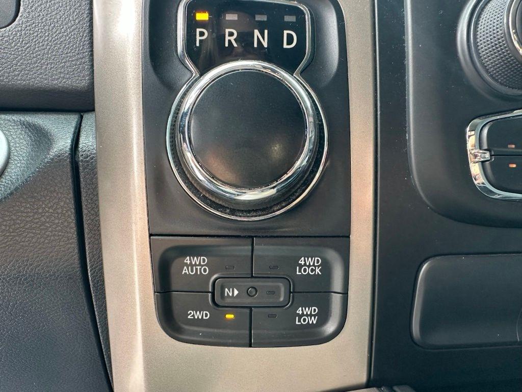 RAM 1500 4WD Crew Cab 140.5" Big Horn 2017