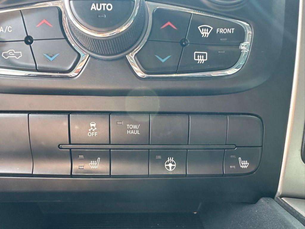 RAM 1500 4WD Crew Cab 140.5" Big Horn 2017
