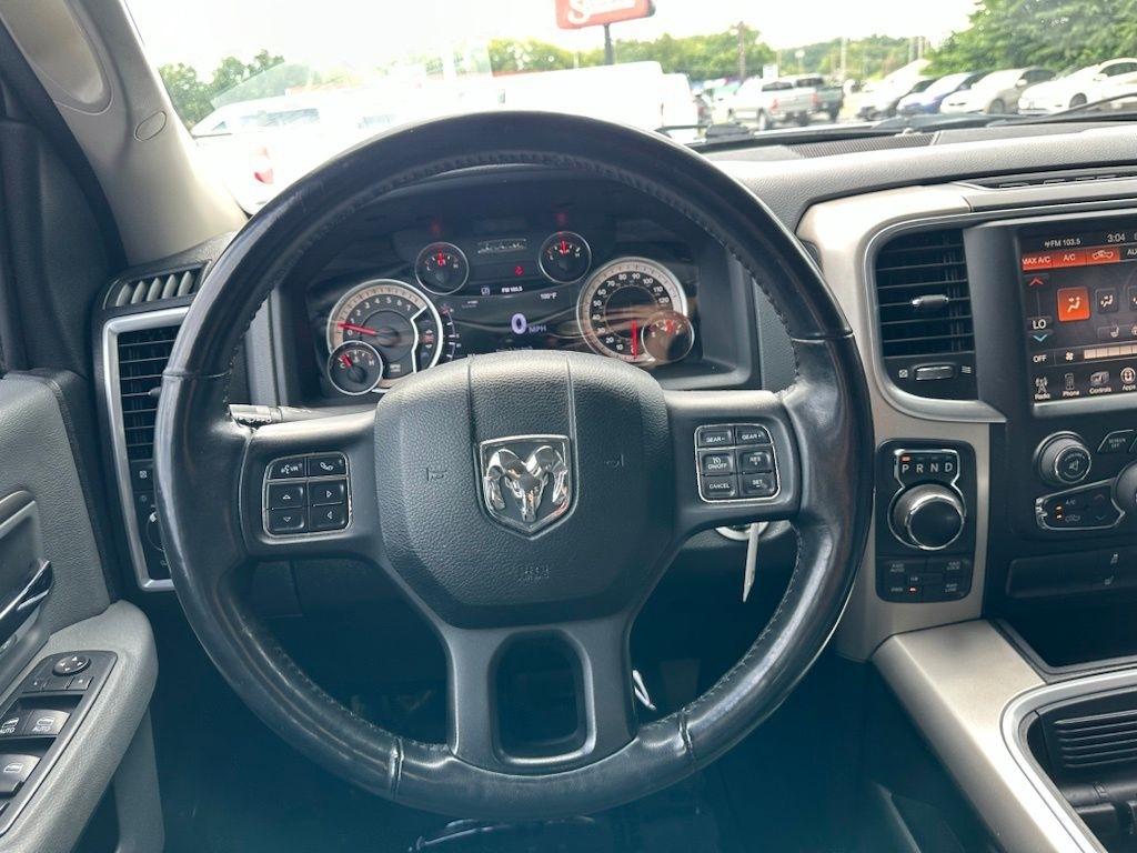 RAM 1500 4WD Crew Cab 140.5" Big Horn 2017