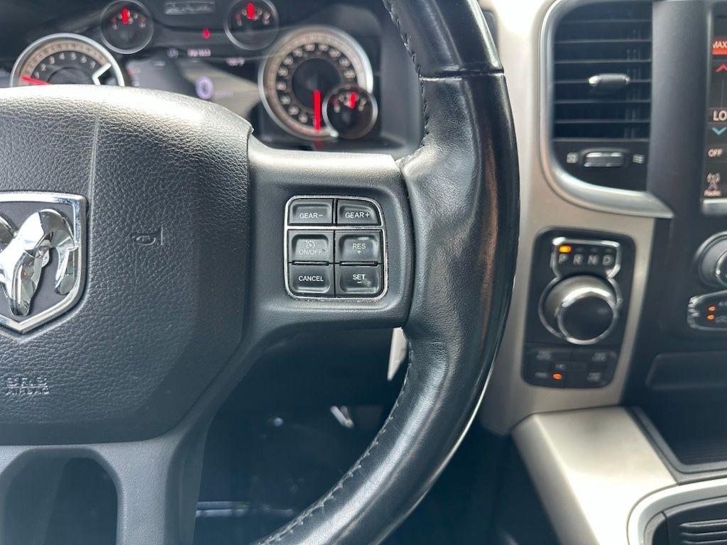 RAM 1500 4WD Crew Cab 140.5" Big Horn 2017