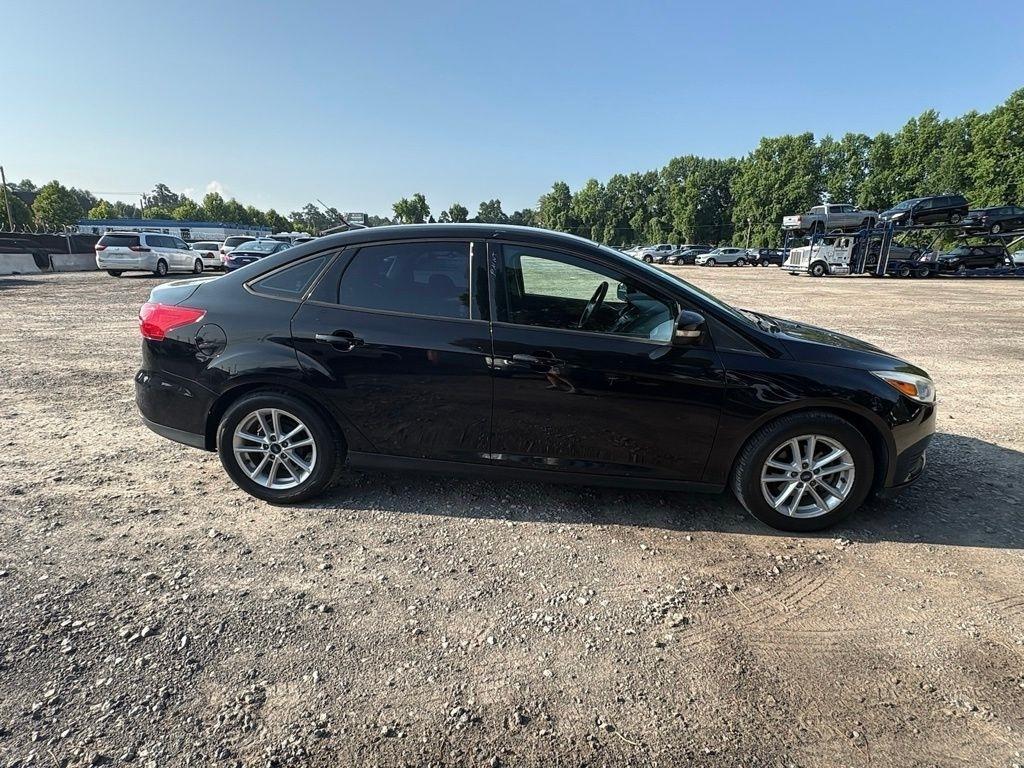 Ford Focus SE Sedan 2017