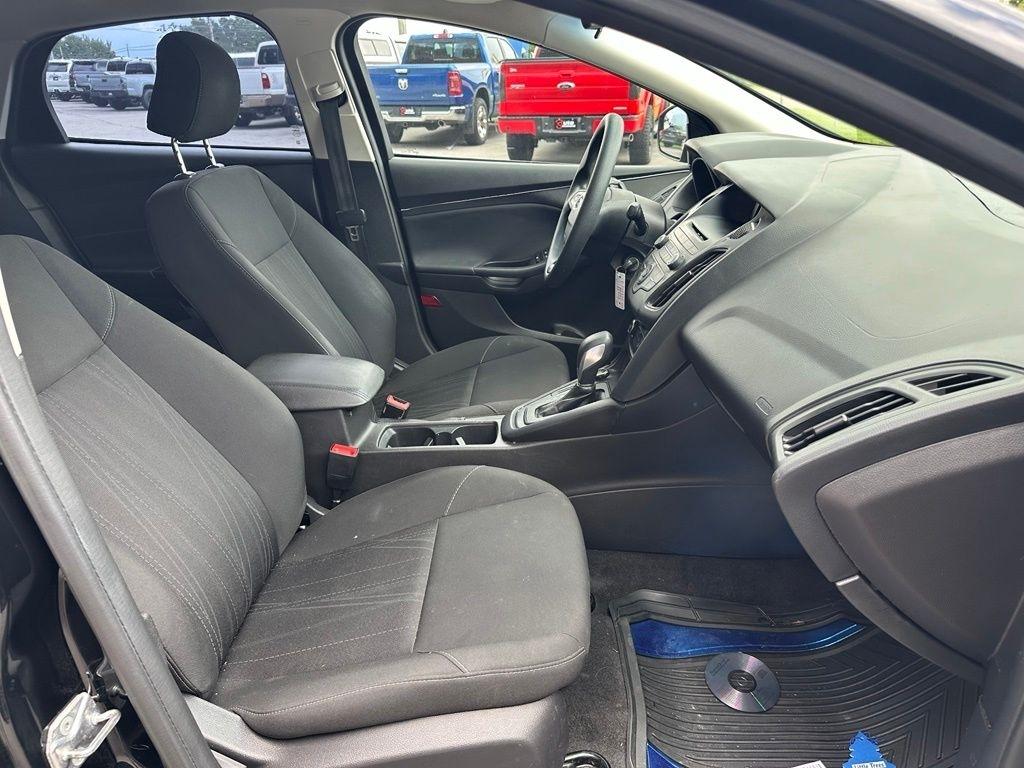 Ford Focus SE Sedan 2017
