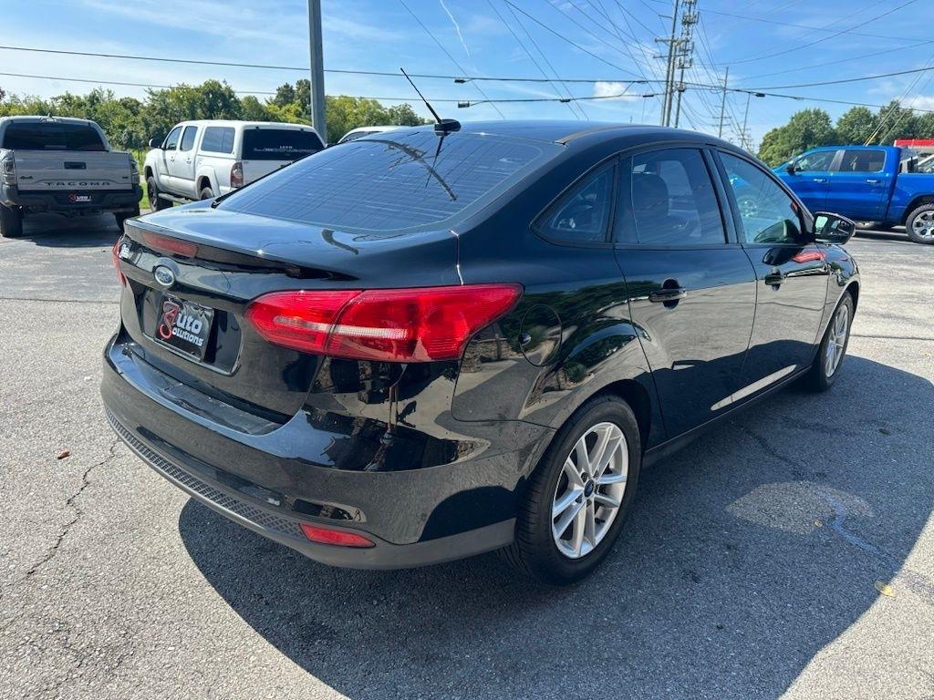 Ford Focus SE Sedan 2017
