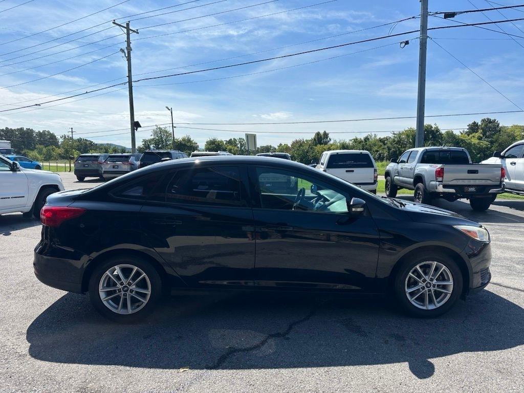 Ford Focus SE Sedan 2017