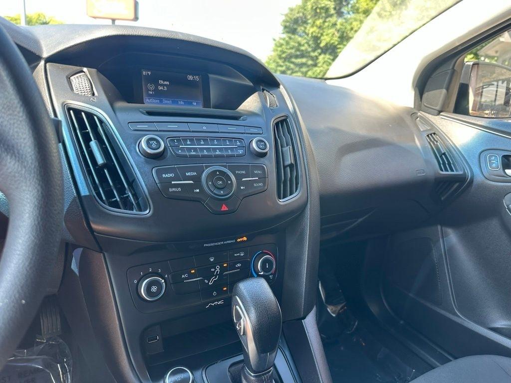 Ford Focus SE Sedan 2017