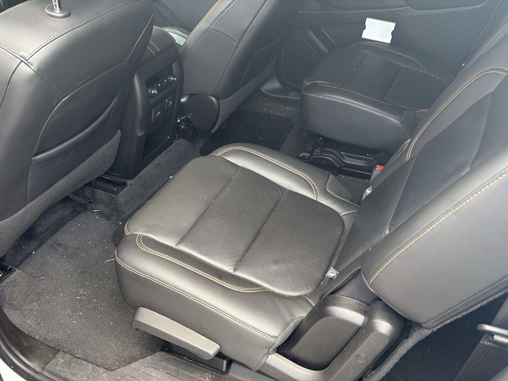 Chevrolet Traverse FWD 4dr LT Leather 2021