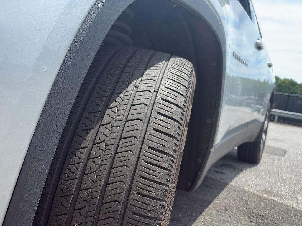Chevrolet Traverse FWD 4dr LT Leather 2021