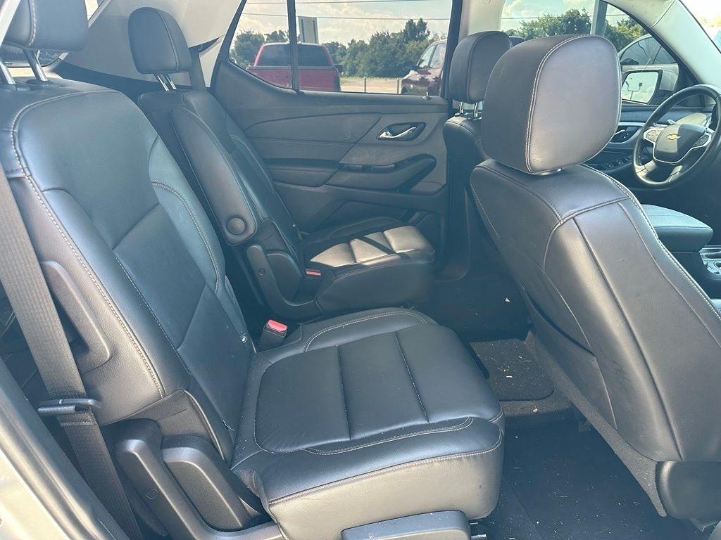 Chevrolet Traverse FWD 4dr LT Leather 2021