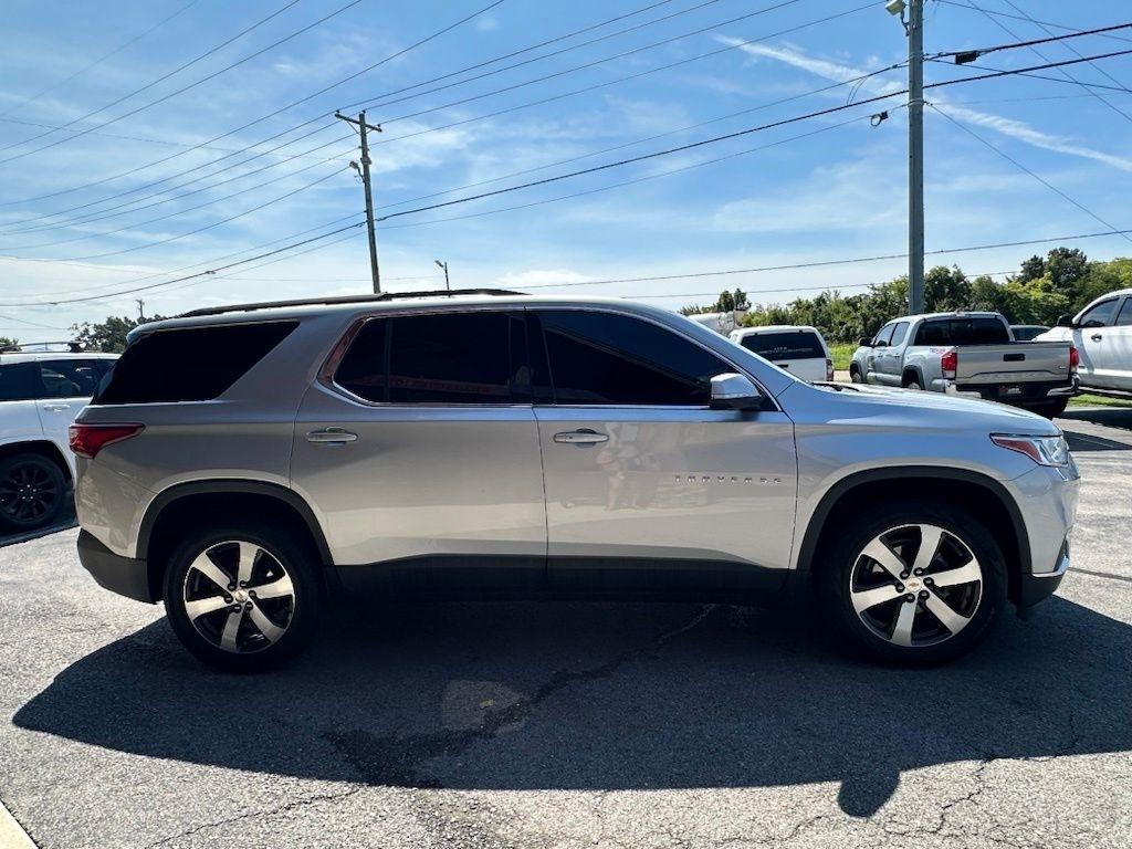 Chevrolet Traverse FWD 4dr LT Leather 2021