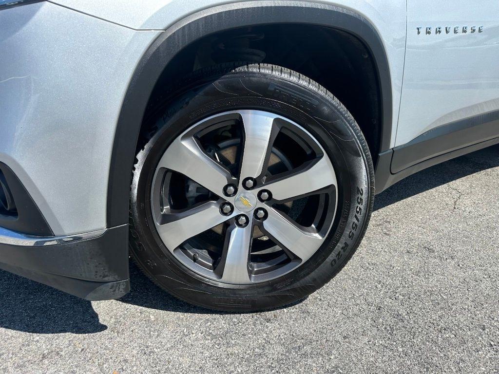 Chevrolet Traverse FWD 4dr LT Leather 2021
