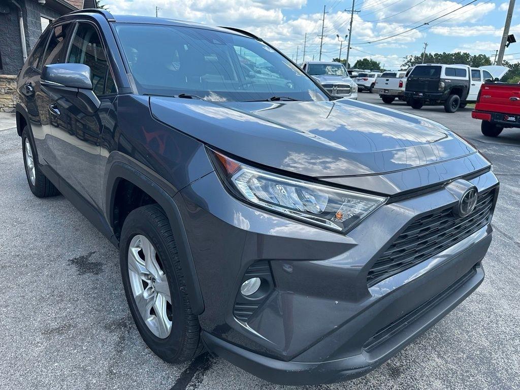 Toyota RAV4 XLE FWD (Natl) 2019
