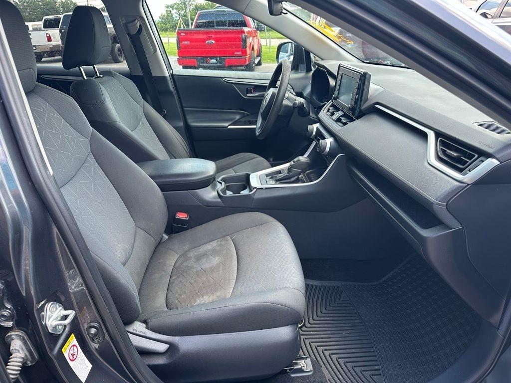 Toyota RAV4 XLE FWD (Natl) 2019