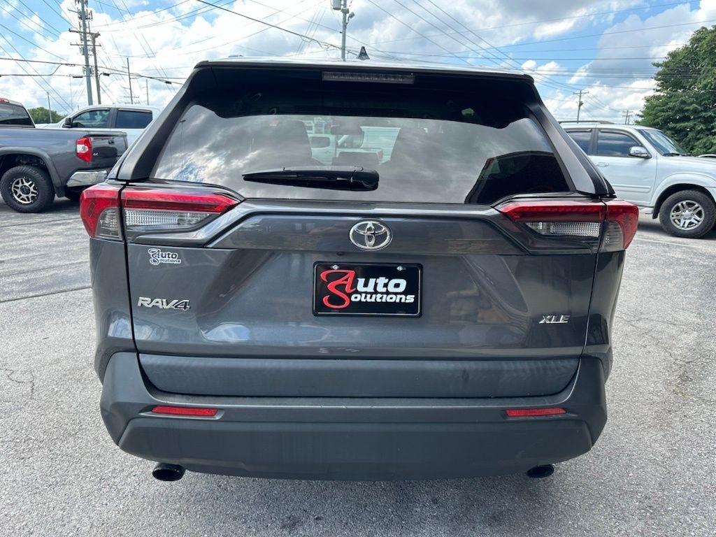 Toyota RAV4 XLE FWD (Natl) 2019
