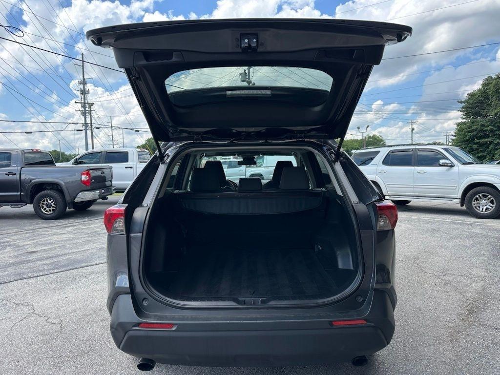 Toyota RAV4 XLE FWD (Natl) 2019