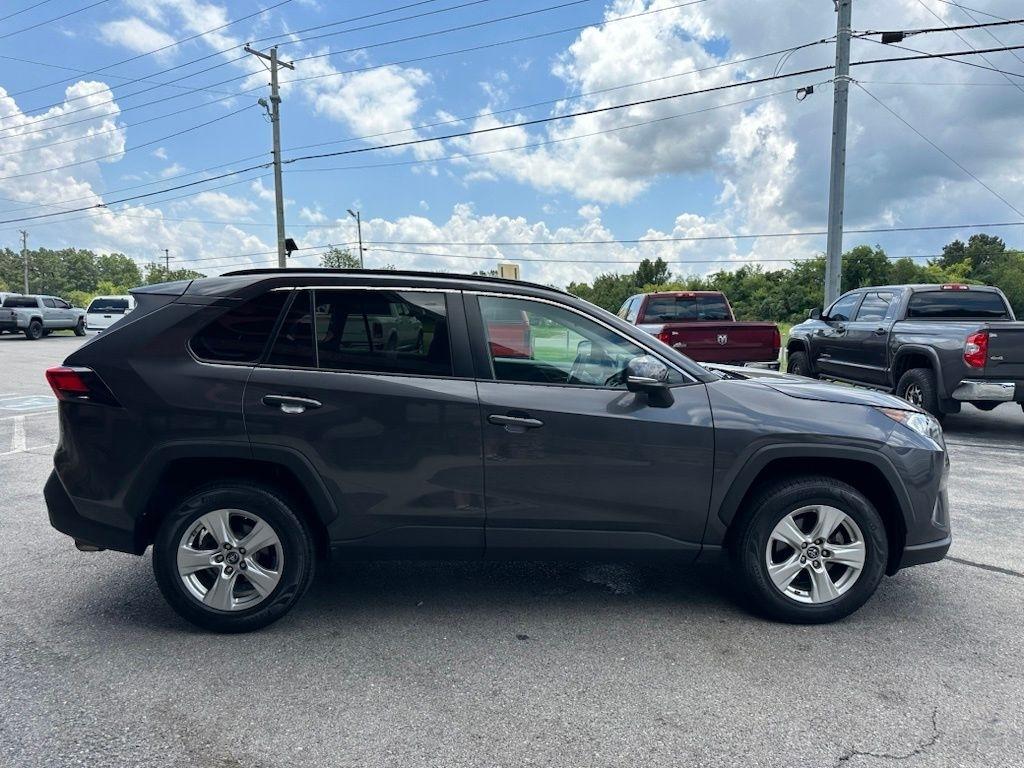 Toyota RAV4 XLE FWD (Natl) 2019