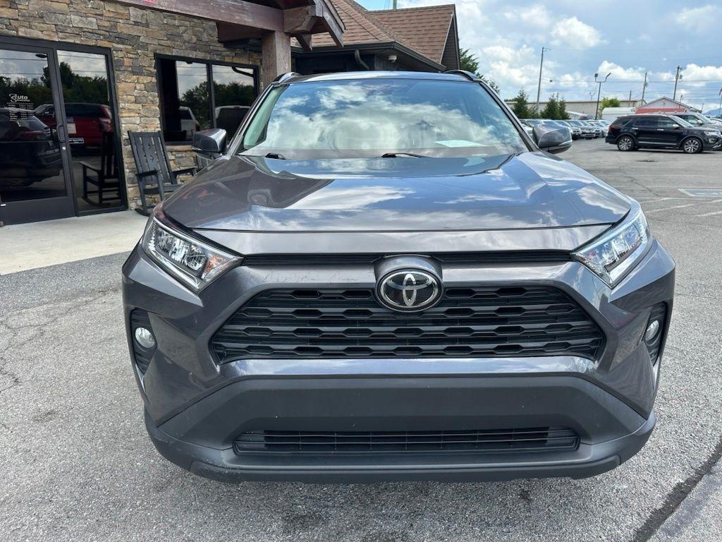 Toyota RAV4 XLE FWD (Natl) 2019